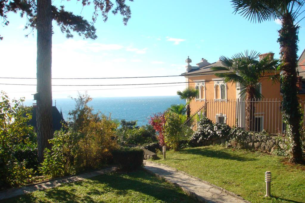 Apartment Leon And Leona Opatija Oda fotoğraf